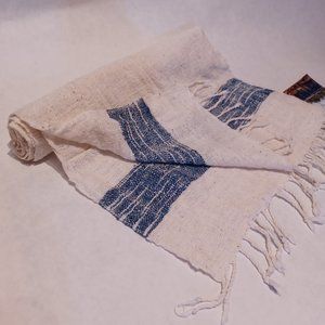 Cotton artisanal woven scarf made in Laos